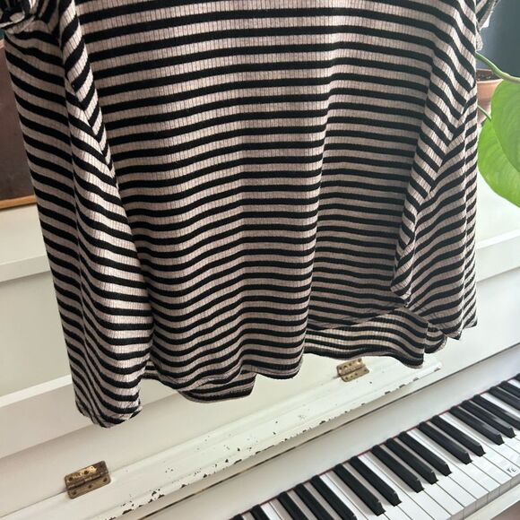 Pink Rose Black and White Striped Short Sleeve Tee M - Picture 2 of 16